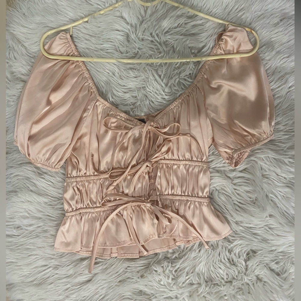FOREVER 21 LIGHT PINK TOP